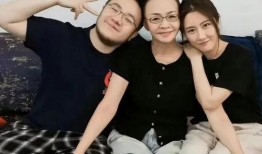 娱乐八卦吃瓜少女视频,吃瓜少女带你领略幕后花絮