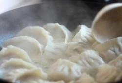 厨师爆料饺子馆视频播放,厨师亲述幕后制作过程，视频曝光惊人细节